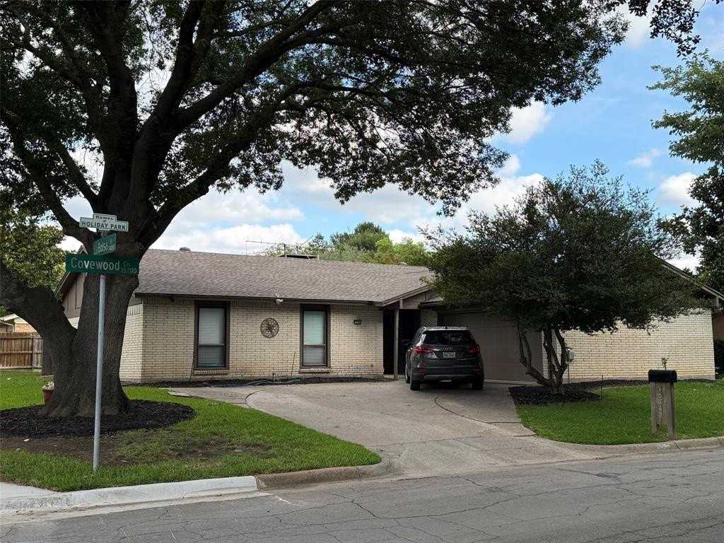 15745 Covewood Cir - Photo 2 of 21