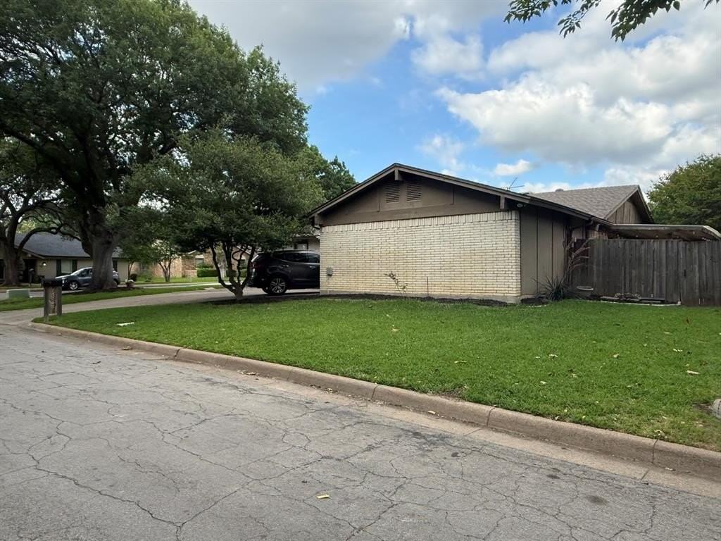 15745 Covewood Cir - Photo 4 of 21