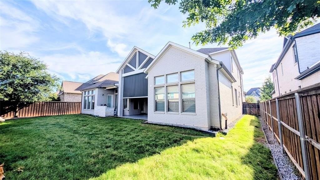 8933 Frostweed Rd - Photo 4 of 36