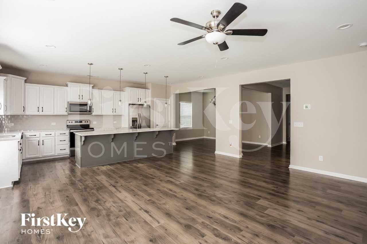 777 Alexander Commons Dr - Photo 6 of 19