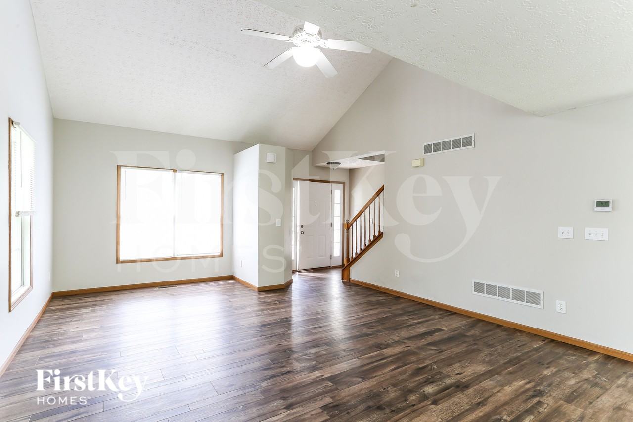 1870 Pine Grove Pl - Photo 3 of 19