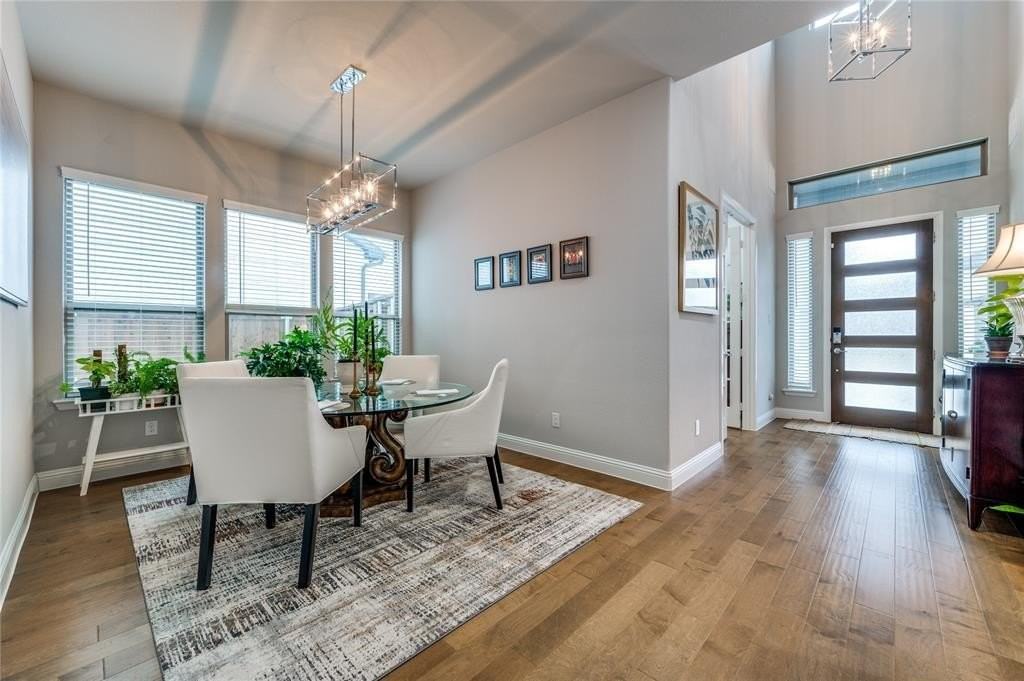 13474 Chalet Ave - Photo 5 of 35