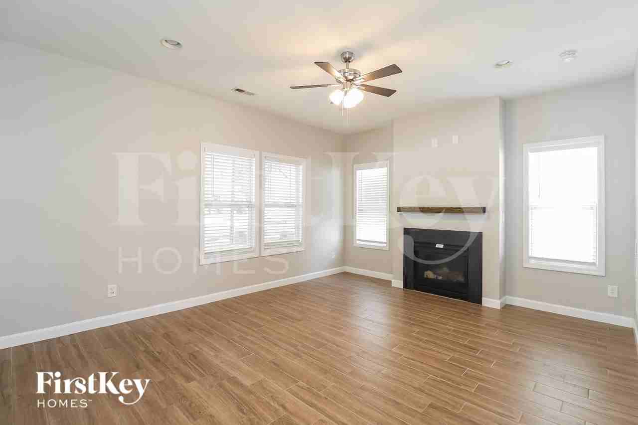 13055 Windy Lea Ln - Photo 3 of 19