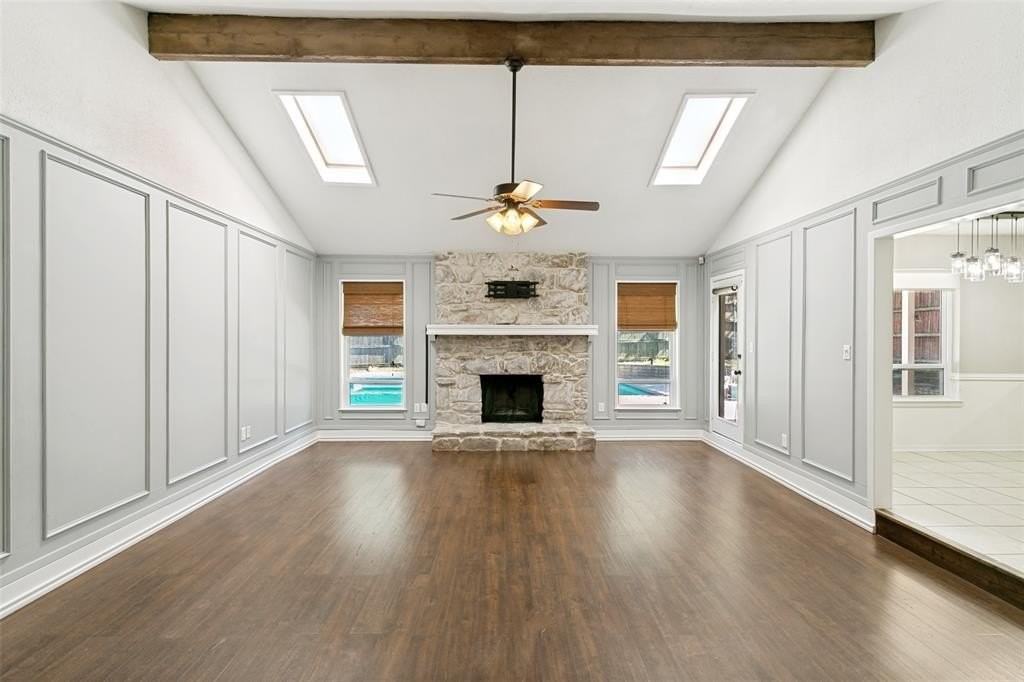 3012 Pin Oak Ln - Photo 2 of 10
