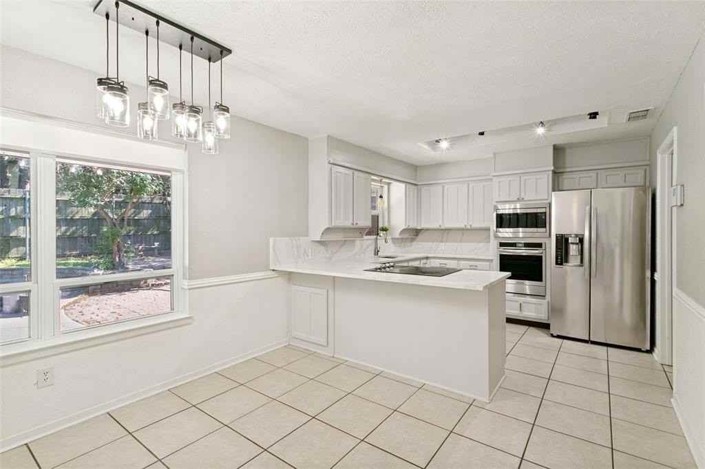 3012 Pin Oak Ln - Photo 3 of 10