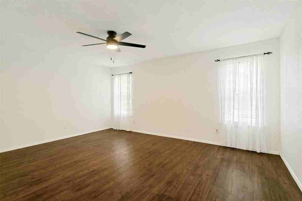 3012 Pin Oak Ln - Photo 6 of 10