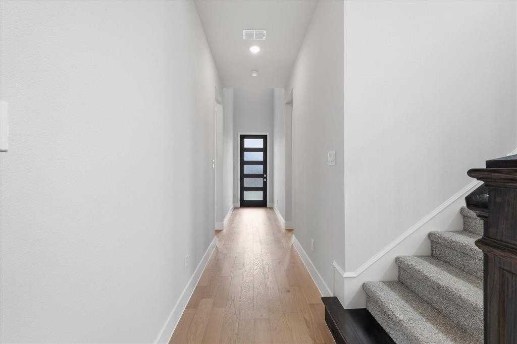 7243 Farley St - Photo 5 of 25