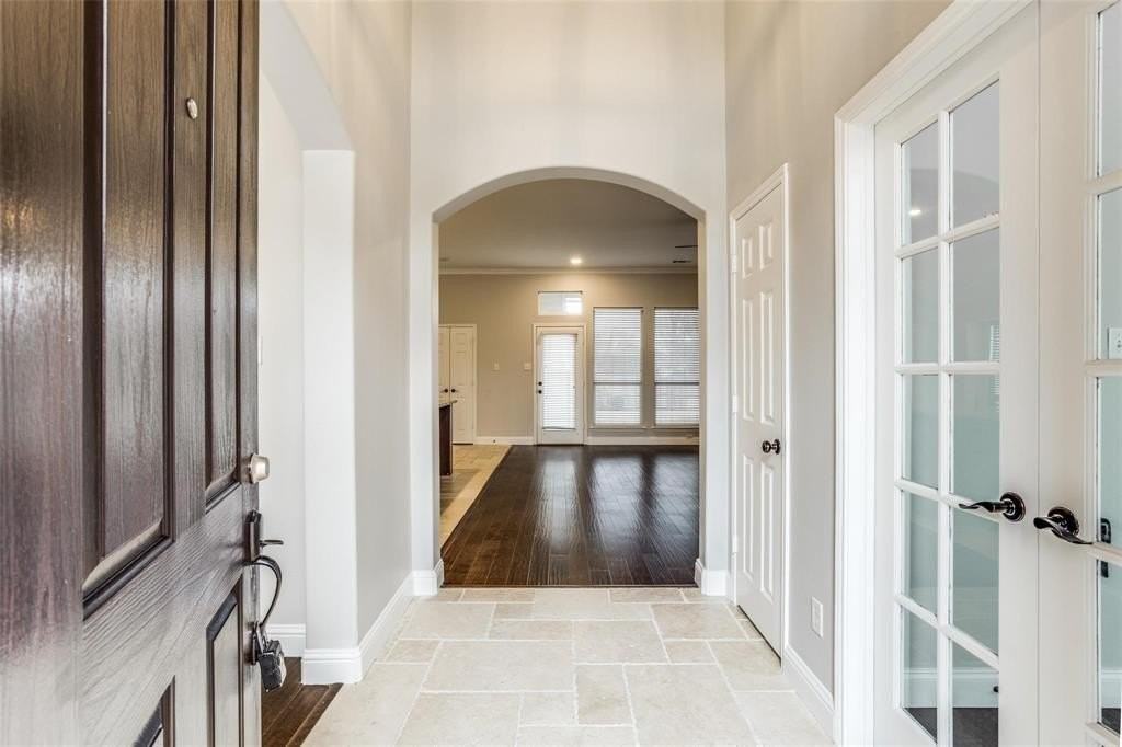 6415 Day Spring Dr - Photo 4 of 36