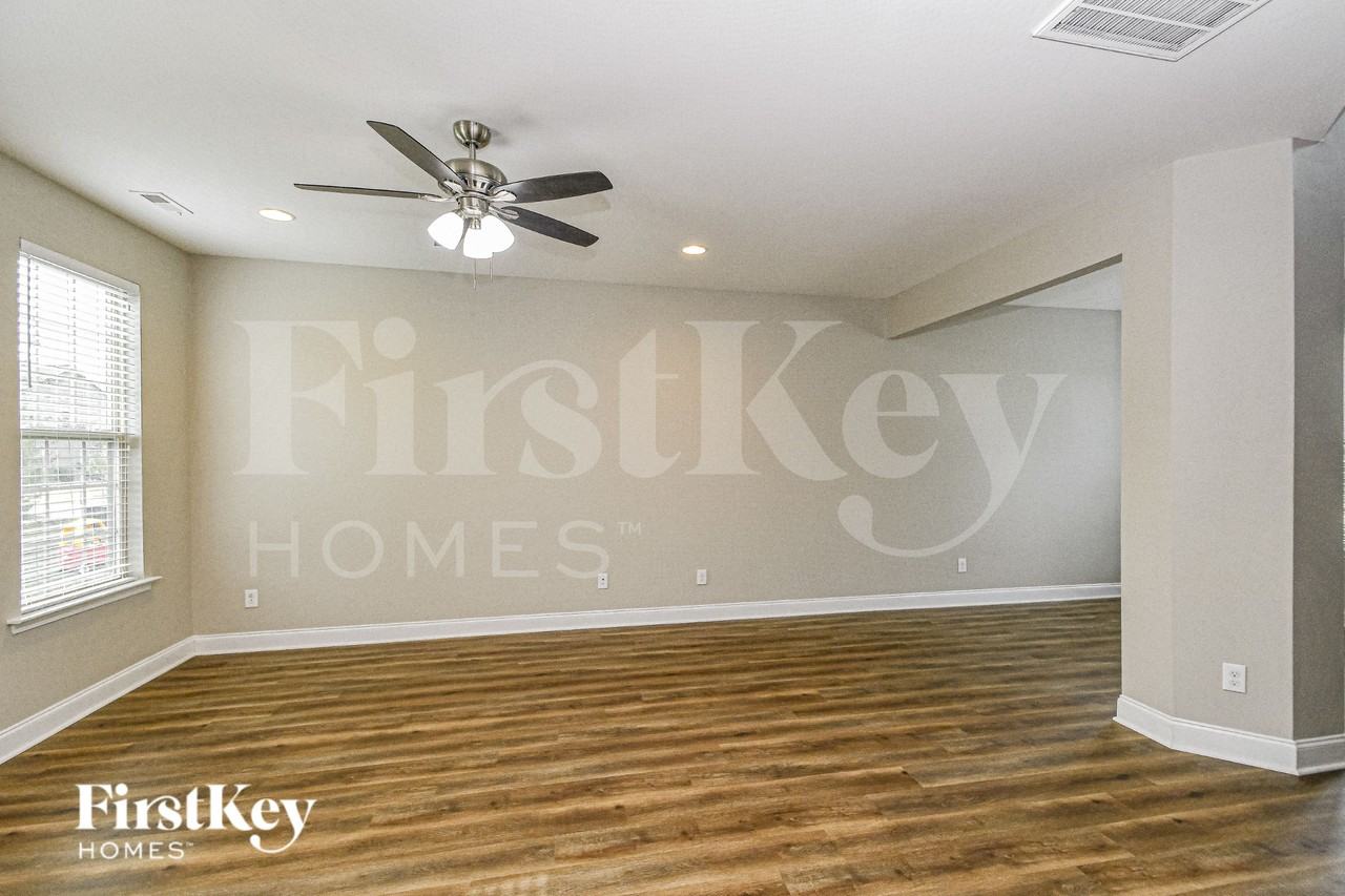 1004 Magnolia Farm Way - Photo 2 of 19
