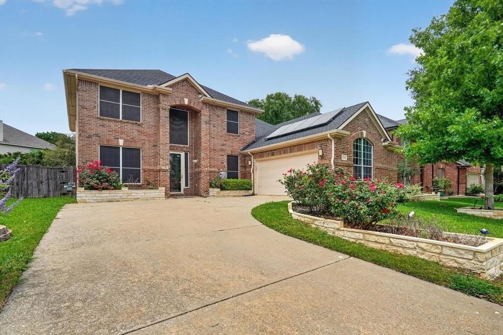 205 Lake Village Dr - Photo 2 of 33