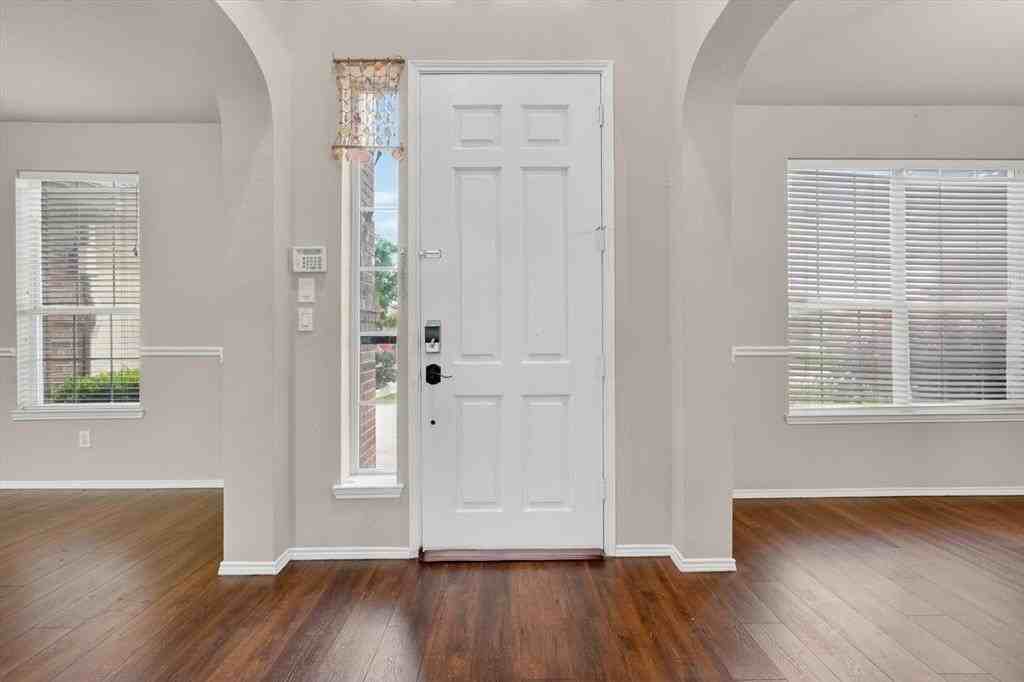 205 Lake Village Dr - Photo 7 of 33