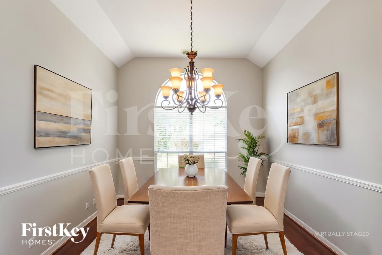 110 Cobblestone Ter - Photo 6 of 19