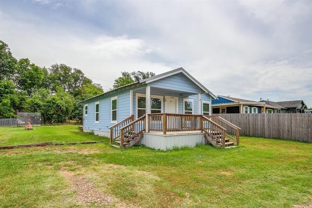 6521 Six J Ct - Photo 3 of 20