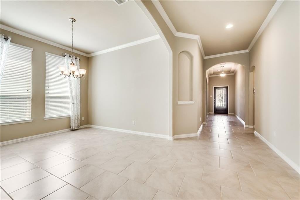 1312 Nacona Dr - Photo 5 of 25