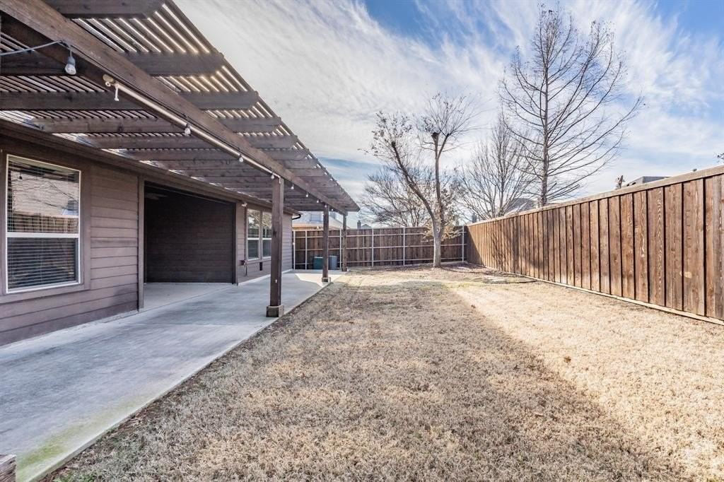 412 Hideaway Rd - Photo 4 of 8