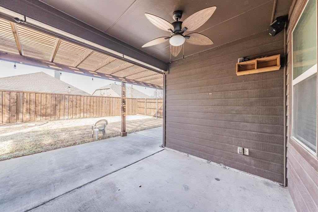 412 Hideaway Rd - Photo 5 of 8