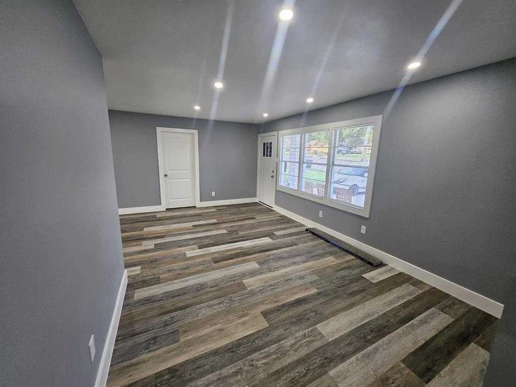 4117 S Marsalis Ave - Photo 7 of 17