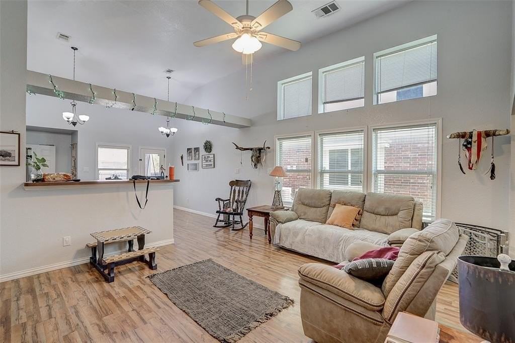 8801 Stewart St - Photo 3 of 27