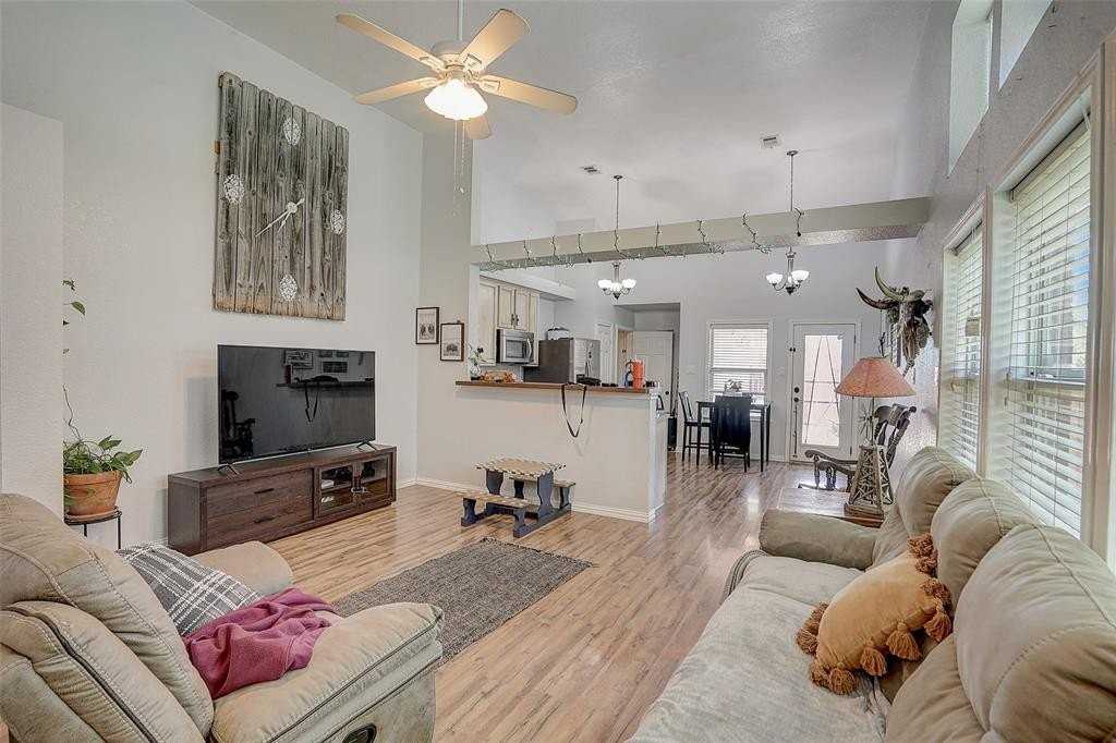 8801 Stewart St - Photo 4 of 27