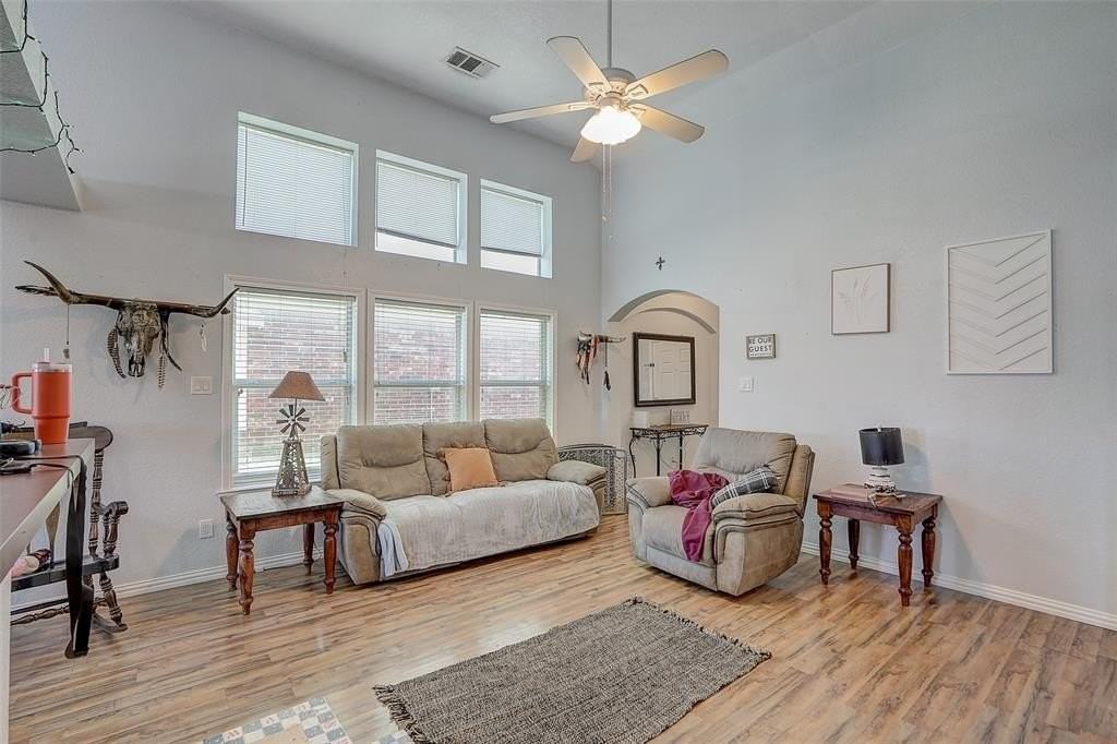 8801 Stewart St - Photo 5 of 27