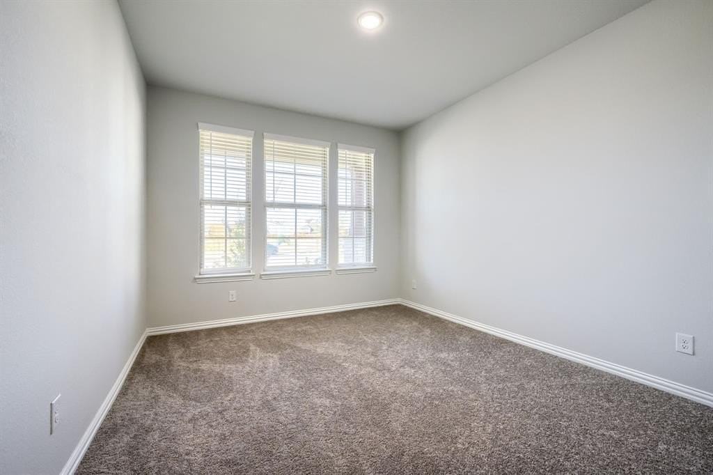1309 Buttercup Rd - Photo 5 of 38