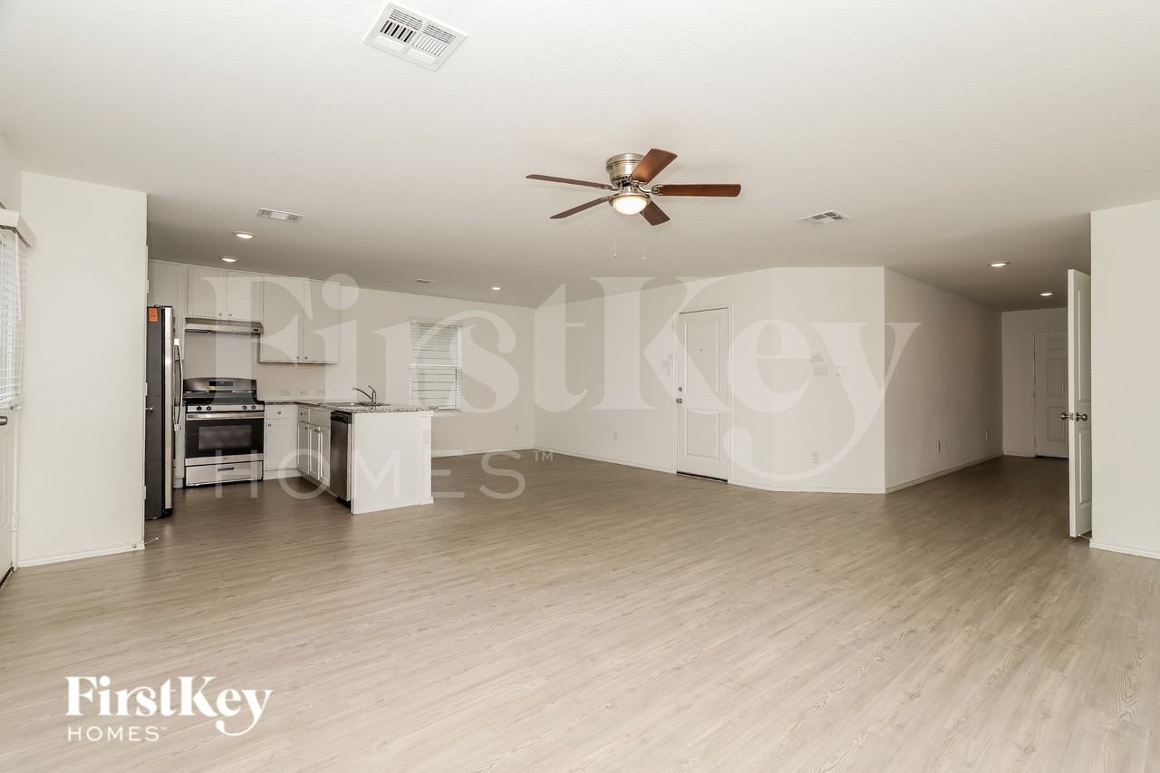 2439 Lake Hls - Photo 5 of 19