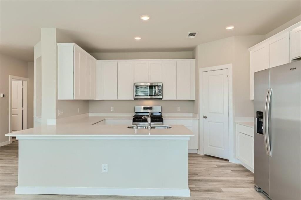 2404 Freshwater Ln - Photo 3 of 13