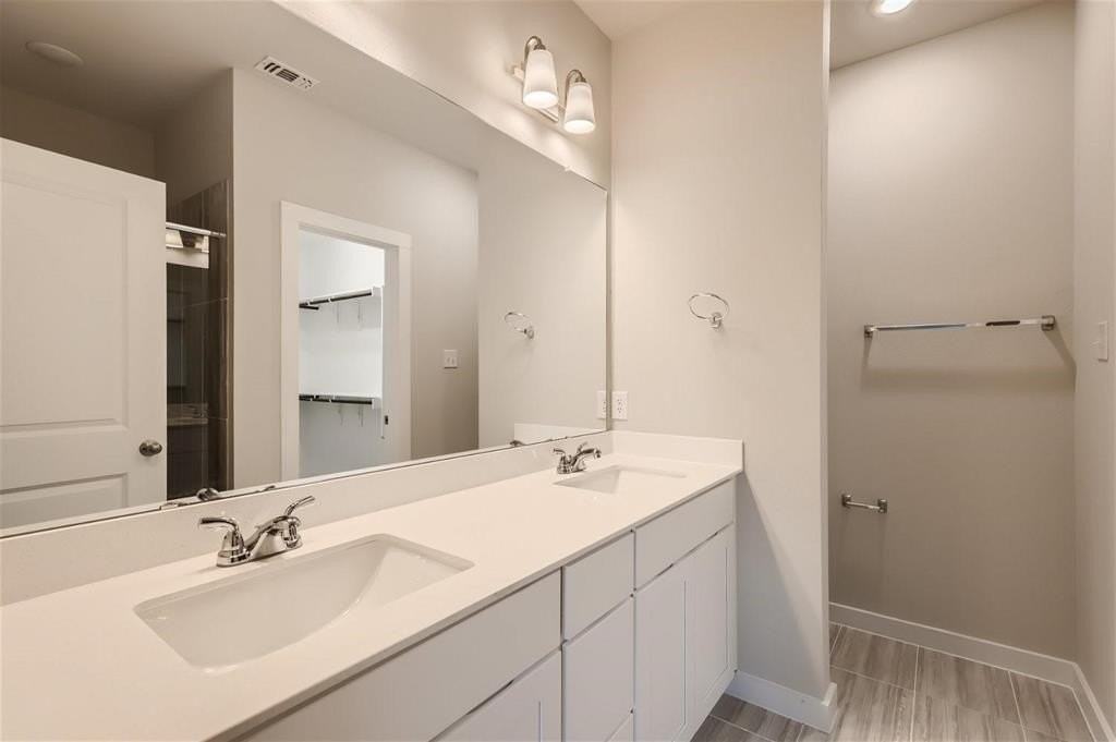 2404 Freshwater Ln - Photo 5 of 13