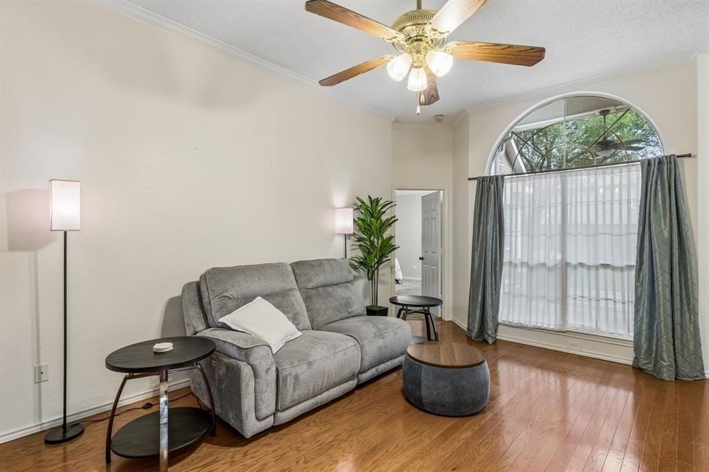 2205 Kittyhawk Dr - Photo 2 of 11