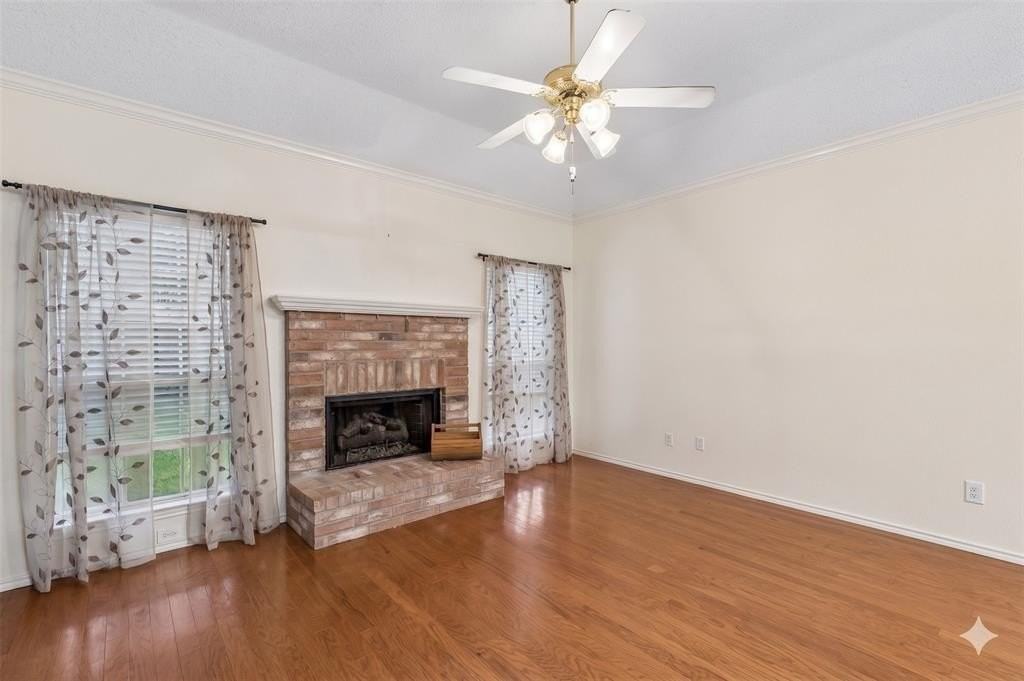 2205 Kittyhawk Dr - Photo 5 of 11