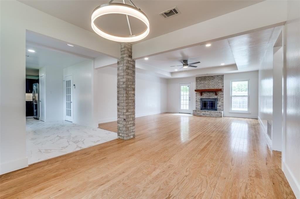 1323 Lark Ln - Photo 5 of 29