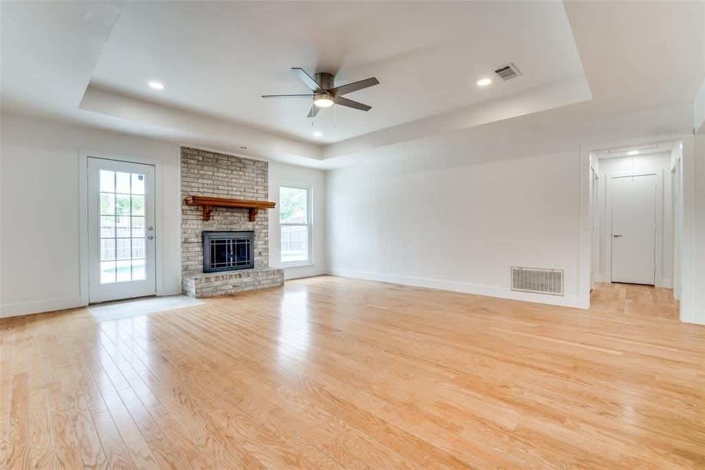 1323 Lark Ln - Photo 6 of 29