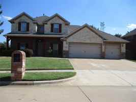 featured image of 4504 Woodcrest Ln