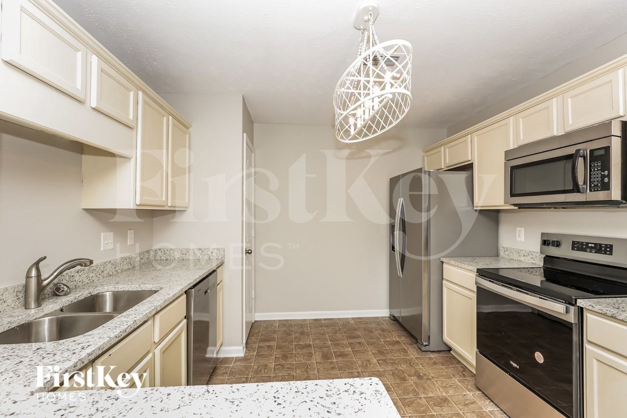 869 Maricopa Dr - Photo 6 of 16