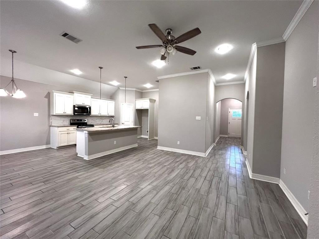 1012 Eva Dr - Photo 2 of 27