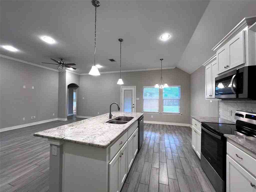1012 Eva Dr - Photo 4 of 27