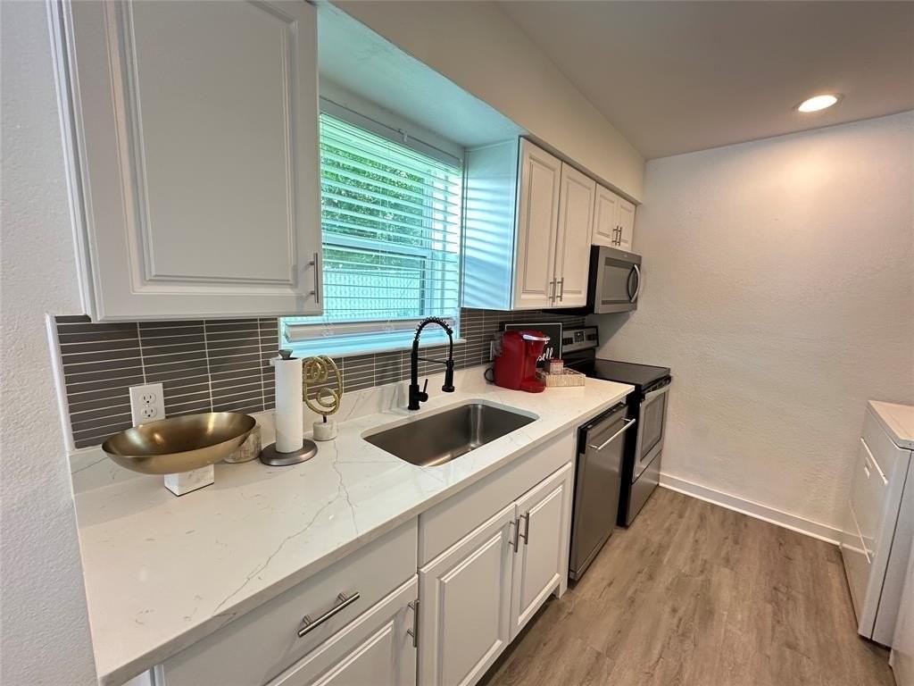 807 W Broadus Ave - Photo 2 of 8