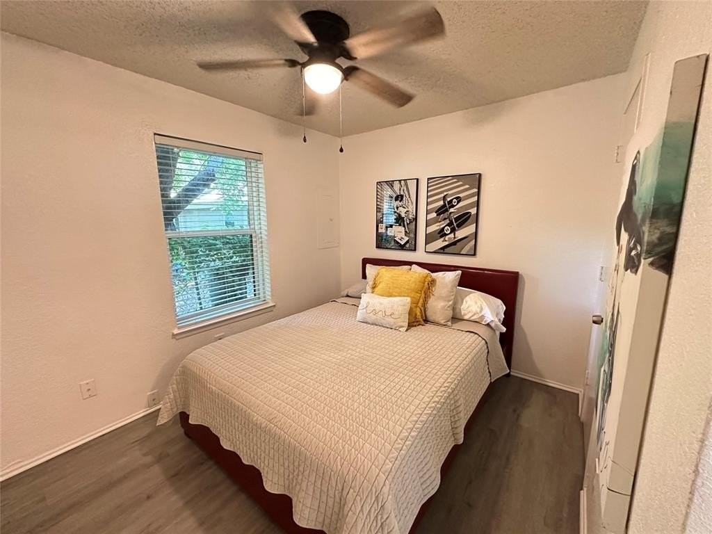 807 W Broadus Ave - Photo 6 of 8