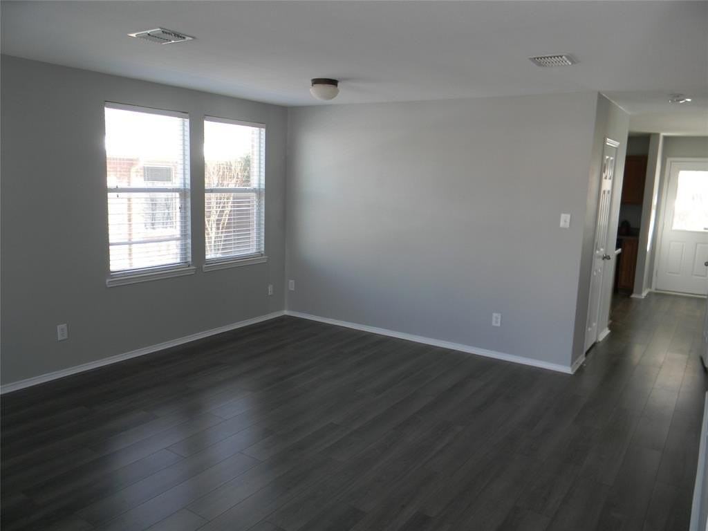 4636 Mountain Oak St - Photo 3 of 20