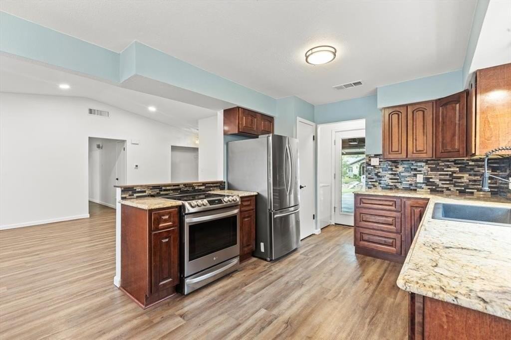 615 Bocowood Cir - Photo 7 of 24