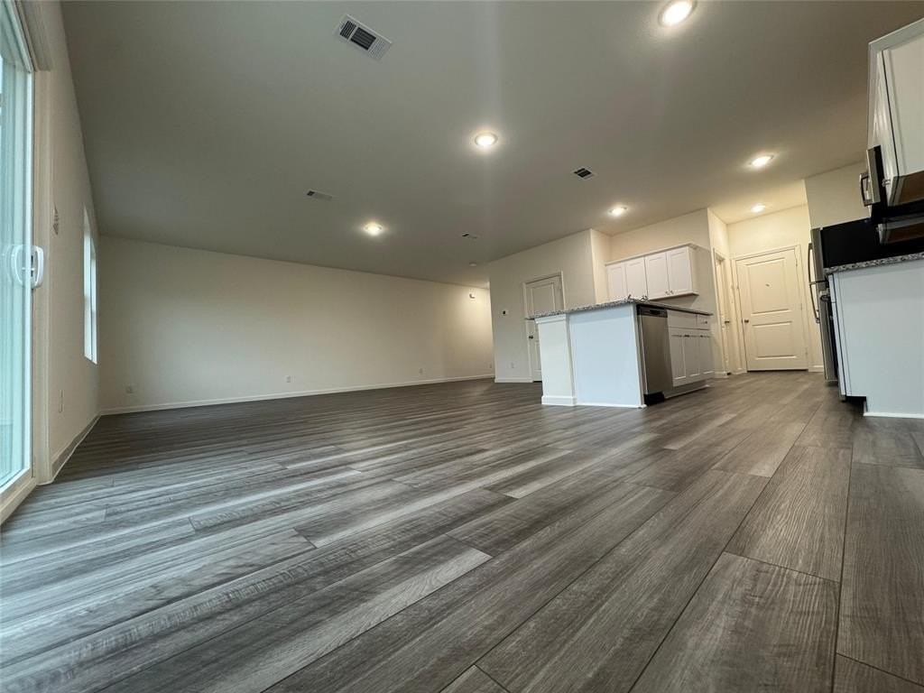 5734 Roadhouse - Photo 2 of 20