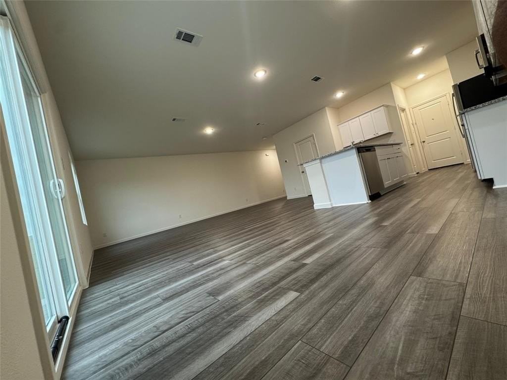5734 Roadhouse - Photo 3 of 20