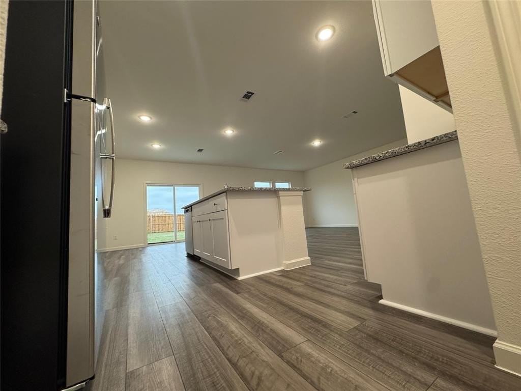 5734 Roadhouse - Photo 7 of 20