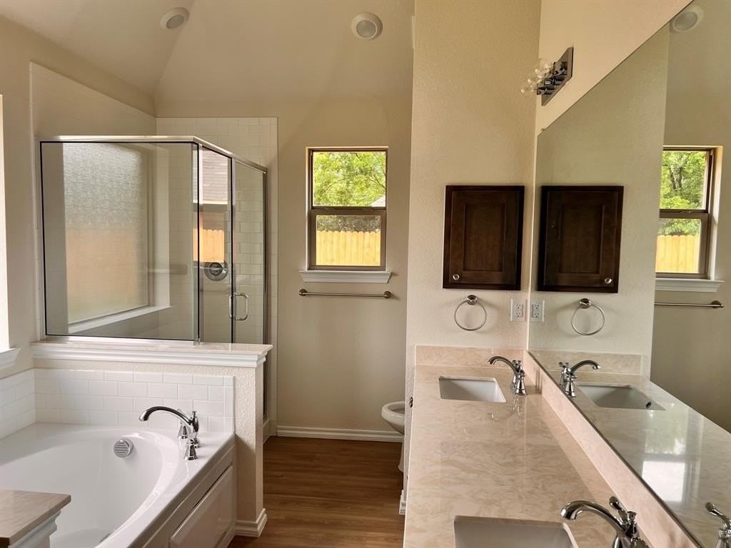 324 Greenhaven Dr - Photo 4 of 20
