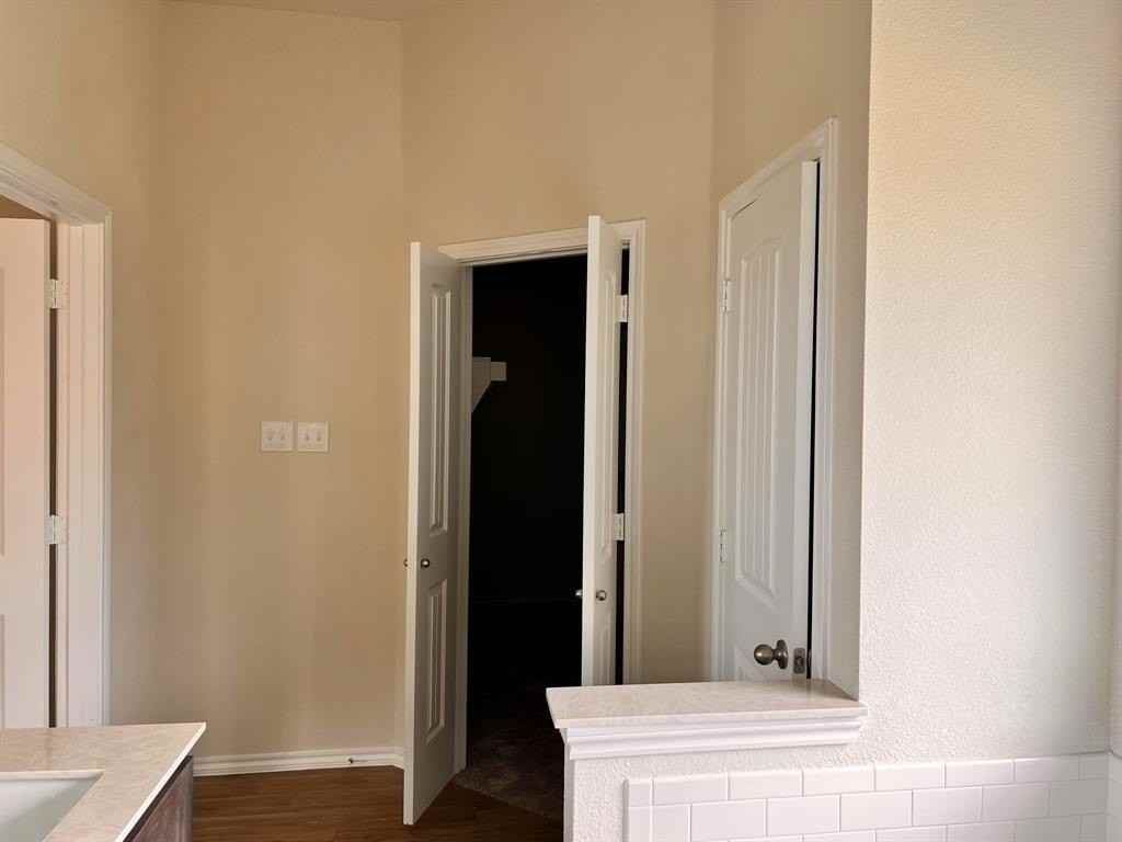 324 Greenhaven Dr - Photo 5 of 20