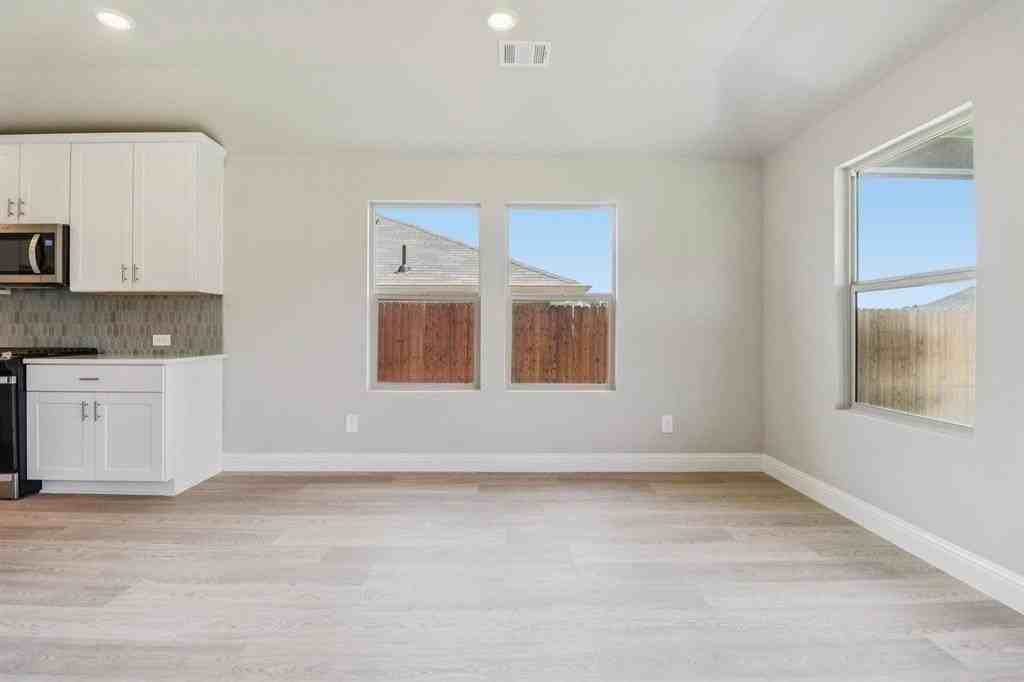 463 Yellowstar Ln - Photo 7 of 28