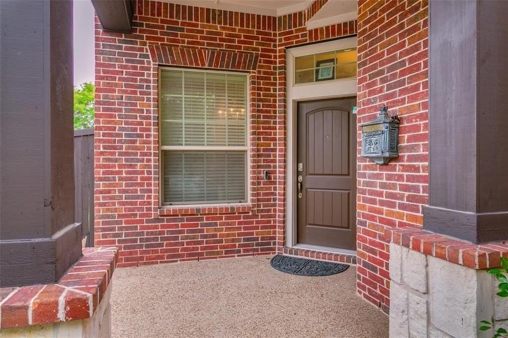 3116 Hereford Dr - Photo 2 of 19