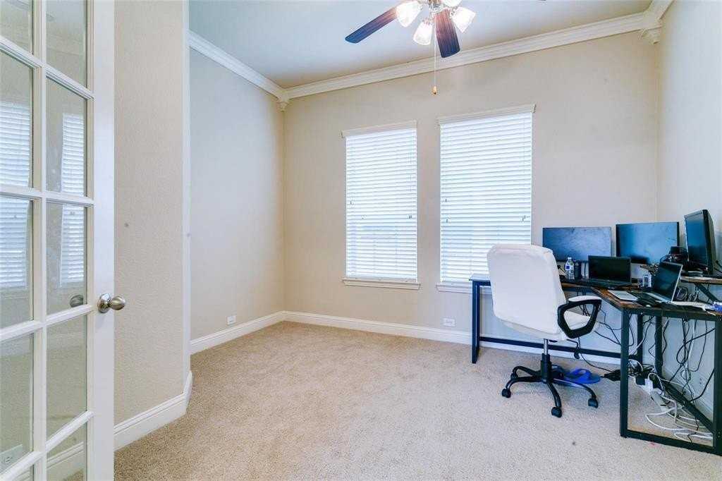 3116 Hereford Dr - Photo 6 of 19