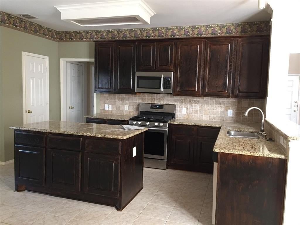 2713 Stanford Dr - Photo 3 of 20