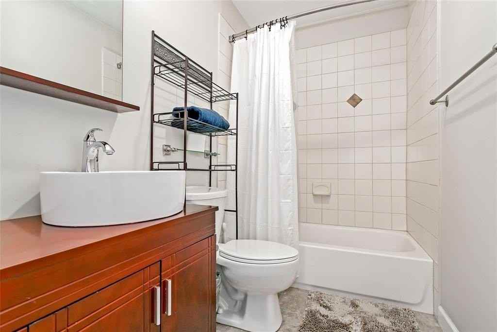3314 Douglas Ave #202 - Photo 4 of 11